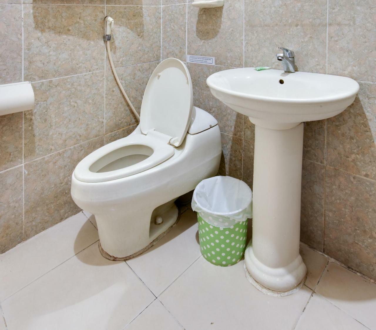 Lite Rooms Bogor Guest House Экстерьер фото